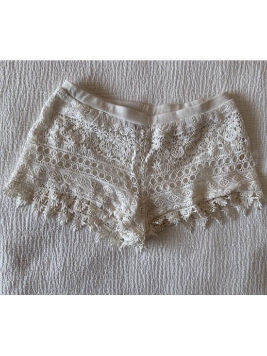 H&M Pants - H&M Divided White Lace Shorts - XS